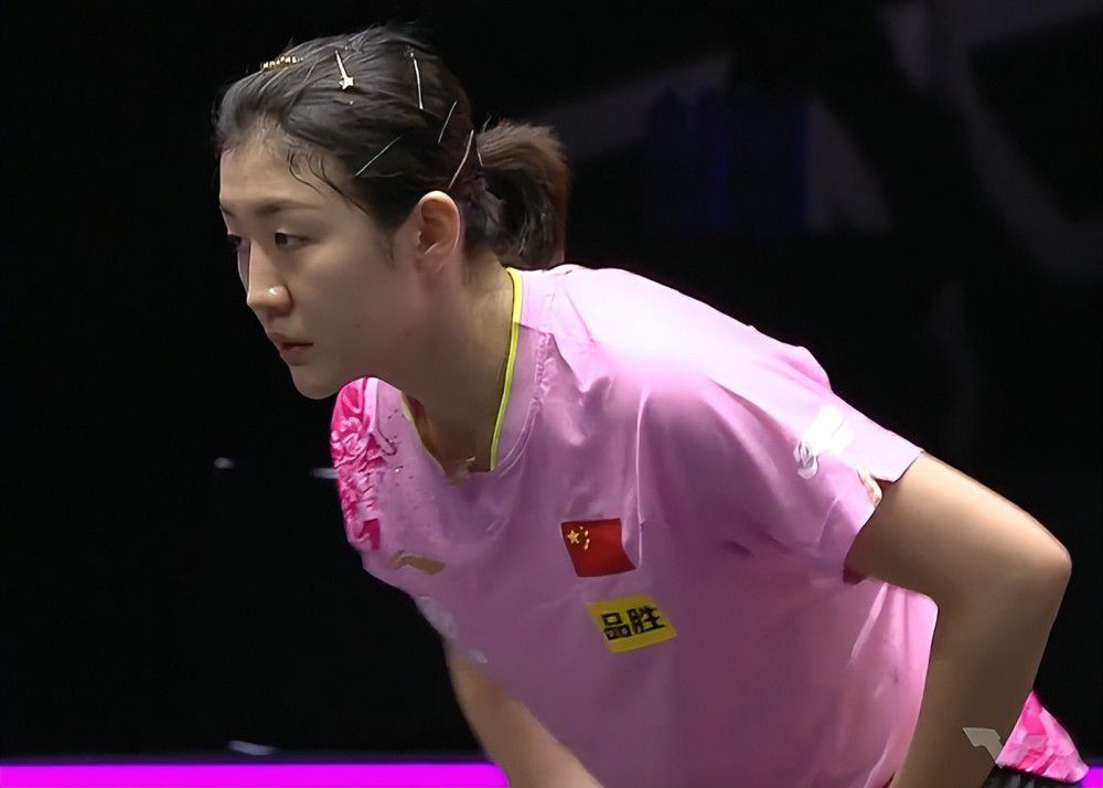 欧冠-皇马4-2那不勒斯锁头名 19岁帕斯处子球贝林厄姆传射欧冠C组第5轮，皇马主场对阵那不勒斯。
